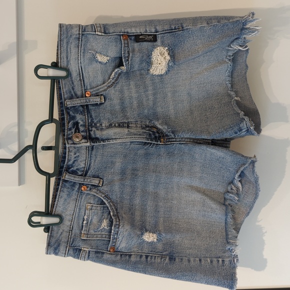 Silver Jeans Boyfriend Short - Picture 3 of 9